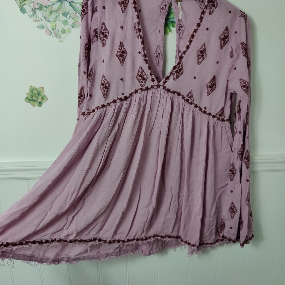Free People Embroidered Bell Sleeve Keyhole Boho Bohemian Flowy Top Shirt - Picture 4 of 10